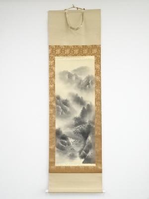 南湖筆　水墨山水　肉筆絹本掛軸（共箱）